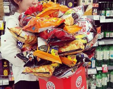 只要裝的下通通讓你帶走《emart零食挑戰賽》今年冠軍又能帶幾包零食走呢？