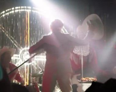 女性出頭天《肯德基上校性轉啦》官方最會玩不要懷疑