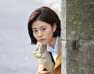 冬季日劇《高畑充希》剪去長髮扮新人刑警與一群老人病的大叔一起破案ww