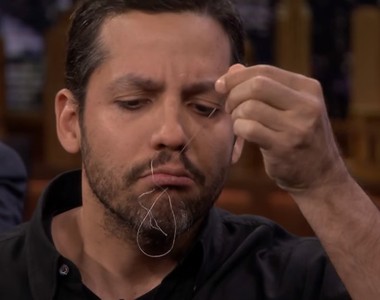 【閱覽注意】《魔術師進行縫嘴表演》還有什麼表演讓主持人都跪了？