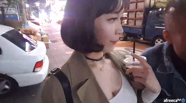 韓國爆乳女主播爆料「路上被明星騷擾」一路死纏爛打超豬哥！最後做瞭這件事情纔脫身