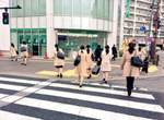 《日本求職季奇景》就快連包包都一樣的撞衫率引發網友熱論... 《日本求職季奇景》就快連包包都一樣的撞衫率引發網友熱論...