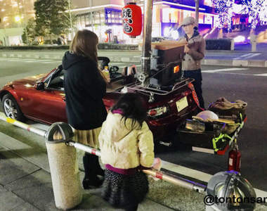 日本《敞篷車地瓜攤》不只車帥就連烤地瓜也又甜又好吃ww