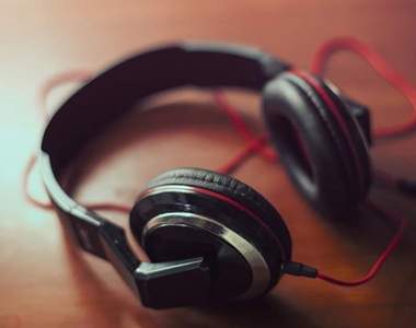 你也是耳機族嗎?《耳機使用習慣大調查》最多人使用耳機的情況是?