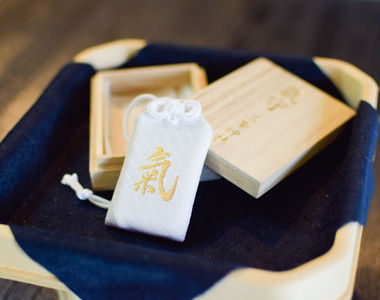 傳說中最強的御守《白色氣御守》每月的1日限定販售