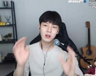 前偶像爆料《團體解散原因》透過直播講出當年的苦......