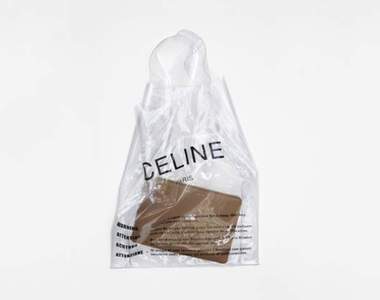 這塑膠袋要價1.7萬《CELINE透明購物袋》到底是時尚還是災難呢...