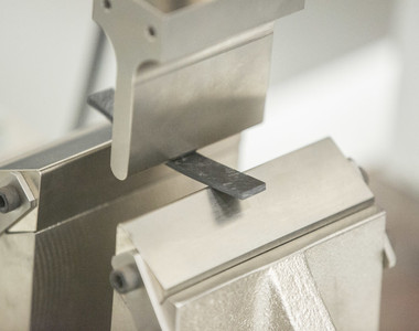 《汽車工業》首見   石墨烯材料也可以應用於汽車零件