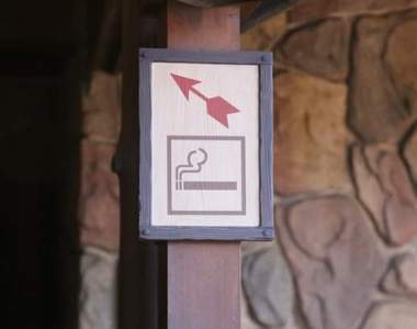 《迪士尼樂園裡的香菸販賣》不法交易感滿滿的販賣方法引發話題w