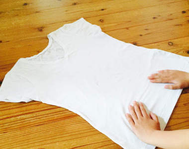 《T恤摺法看個性》從習慣的摺衣法看出你重視的東西