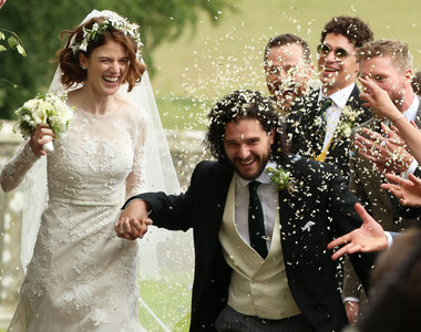 《冰與火之歌》雪諾與女野人完婚 幸好沒變成紅色婚禮...