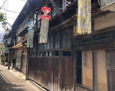 《日本老街風景》彷彿時間暫停在昭和初期的懷舊街景