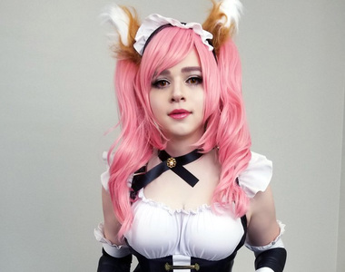 這麼可愛一定是男孩子《Sneaky》Cosplay Fate 的玉藻前女僕裝也太美了吧