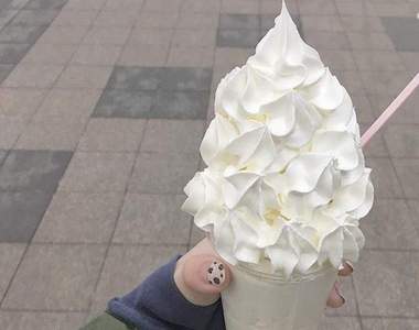 SNS話題《鮮奶油天國》天氣再冷也要排隊吃到的純白甜點