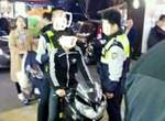 結局出乎預料《警察攔車臨檢事件》要沒收車結果不會騎只好... 結局出乎預料《警察攔車臨檢事件》要沒收車結果不會騎只好...