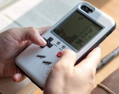 《iPhone一秒變Game Boy》超酷Wanle手機殼內建10款懷舊遊戲