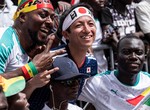 日本與塞內加爾球迷合唱《航海王》主題曲 果然只有動漫無國界 日本與塞內加爾球迷合唱《航海王》主題曲 果然只有動漫無國界