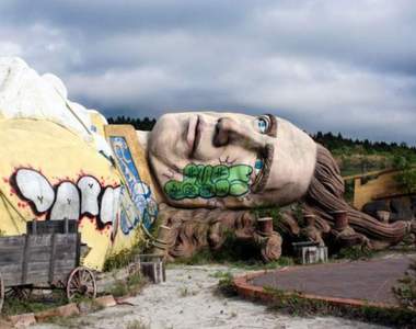 廢墟樂園《富士格列佛王國》格列佛還被綁在裡面誰快去救它(￣Д￣；；