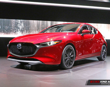 [現場直擊] 新世代《Mazda3》現身洛杉磯車展 實車細節及空間搶先看