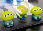玩具總動員《三眼怪和菓子》這樣太可愛捨不得放嘴裡啦 玩具總動員《三眼怪和菓子》這樣太可愛捨不得放嘴裡啦