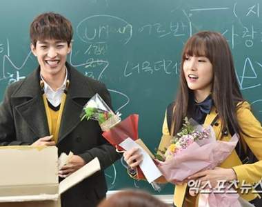 畢業生表示《很討厭學校有明星學生》把畢業典禮搞的像見面會是怎樣......