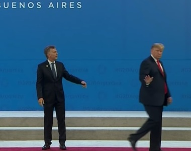 《G20最尷尬一幕》川普把阿根廷總統一個人扔在台上 碎念還被收音...XD