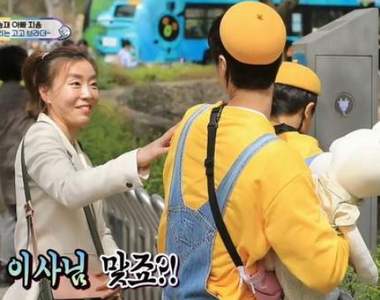 《陪兒子Cosplay的老爸》巧遇公司同事 兒子天真發言根本在補刀w