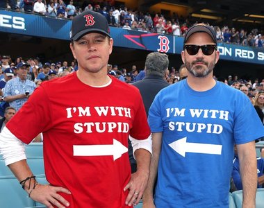 《麥特戴蒙與吉米基墨》 情侶裝看棒球 真愛小班怎麼被遺忘了...