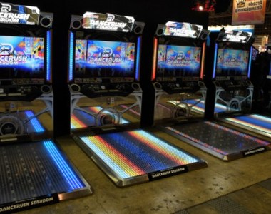 新型跳舞機《DANCERUSH STARDOM》跳脫了↑↓←→的玩法變更有趣了