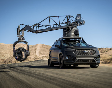 加入頂尖電影團隊 《Ford Edge ST》變身高速攝影車