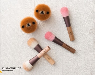 爆可愛的《拉拉熊刷具》「熊野筆」讓懶懶熊跟你有最親密的肌膚之親