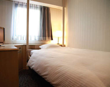 按鈕誤觸注意《升天飯店床》人躺上床就直接變成處刑裝置ww(欸)