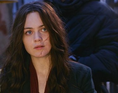 《移動城市:致命引擎》疤痕爭議:不把疤痕做好看一點男主角不會愛上她?