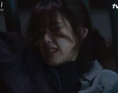 《我的大叔首集》IU就被爆打 偷東西、砸車演技超真實