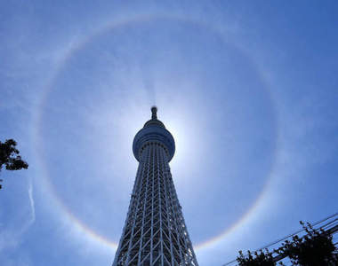 《東京晴空塔》出現日暈美景　日本網友擔心是地震前兆！？