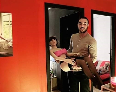 爭議《巴黎性愛娃娃妓院》遭女權＆衛道人士痛批「引起性侵妄想」