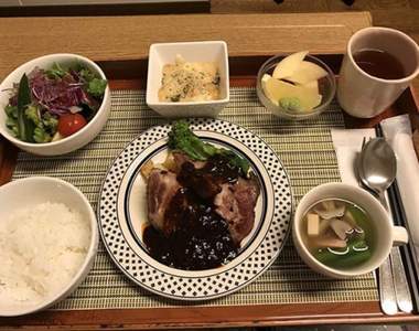待產孕婦分享《超豪華醫院餐》生完孩子後吃的更是高級