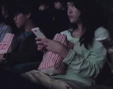 推民爭論《電影院手機使用問題》片尾字幕播放時使用手機是否算違反禮儀呢?