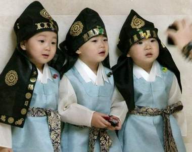 媽媽上網問《現在學生都不喜歡小孩嗎?》到底是自己孩子太熊還是學生太冷漠?