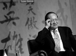 【訃報】武俠小說巨擘《金庸》94歲逝世「飛雪連天射白鹿,笑書神俠倚碧鴛」終成絕響… 【訃報】武俠小說巨擘《金庸》94歲逝世「飛雪連天射白鹿,笑書神俠倚碧鴛」終成絕響…