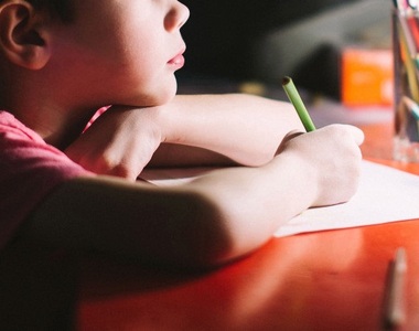 暖心《小男孩寫信給天堂的爸爸》郵局回信安慰：信已經確實寄到了喔