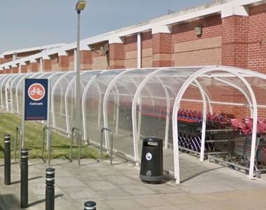 網友洗評論《超市走道變熱門景點》這麼做到底有什麼目的？