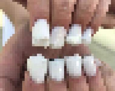 雖然很逼真但哪裡怪怪的《牙齒指彩》看到實品莫名覺得牙齒痠痠的捏...