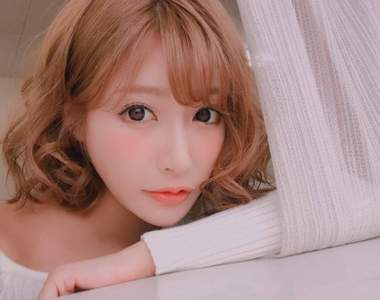 超人氣AV女優《明日花綺羅》在推特宣布：「現在不拍AV了」進入無期限休業？引退？