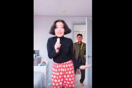 韓妹當Youtuber跳舞時《爺爺走進來找人》一秒變孫女控der有藏