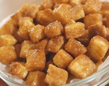 10分鐘輕美食《焦糖吐司塊》可以當作爆米花來食用的點心就是它