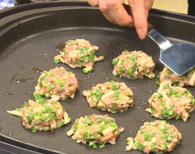 日本古怪食物《高槻烏龍麵餃》真難想像是什麼味道……