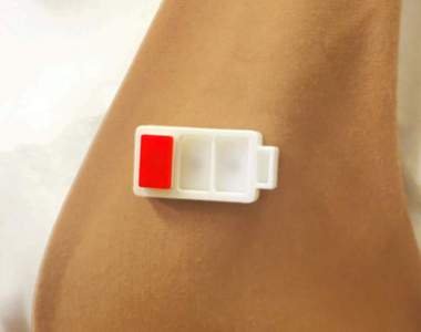 低調表示身體狀態的《電量胸針》我沒電了,快讓我下班回家吧啊啊啊ww