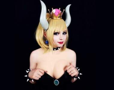 Sneaky偽娘這條路越走越寬《庫巴姬》登場✰女裝cosplay裝備越來越齊全這次有假奶支援