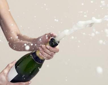 《愛愛完的彈著地點》男生最喜歡〝抓〞在女生的哪邊呢?